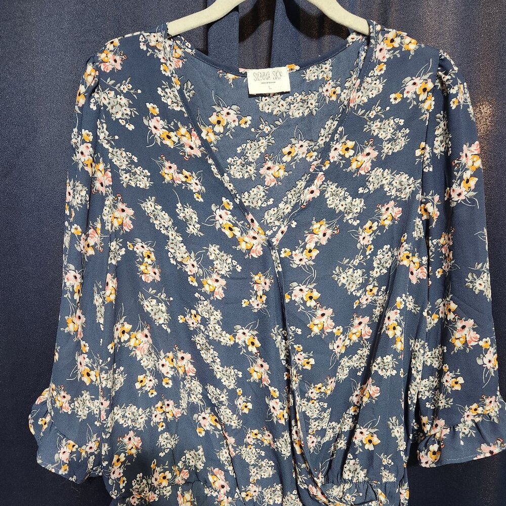 Blue floral 3/4 sleeve crop blouse